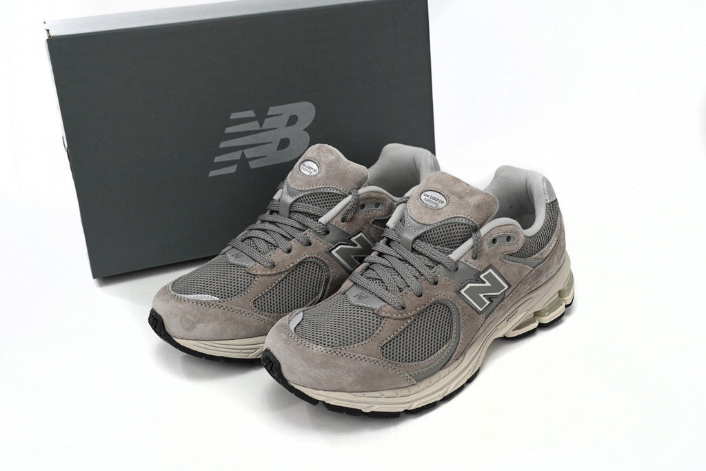 New Balance 2002R Sneakers