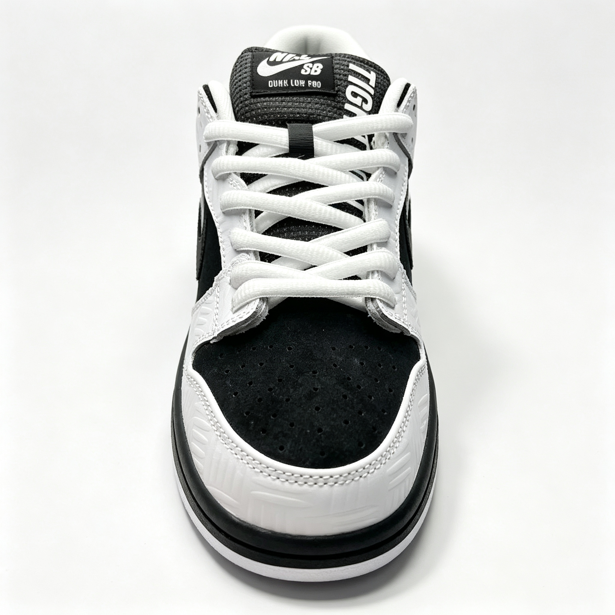 Nike Dunk Low 'Black / White / Orange'