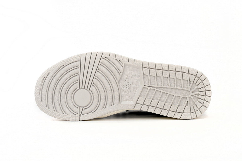 Nike Air Jordan 1 Retro Low Low-Top Sneakers