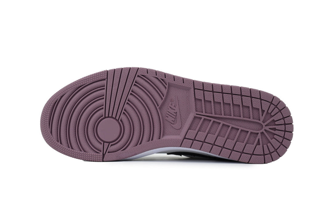 Nike Air Jordan 1 Retro Low Low-Top Sneakers