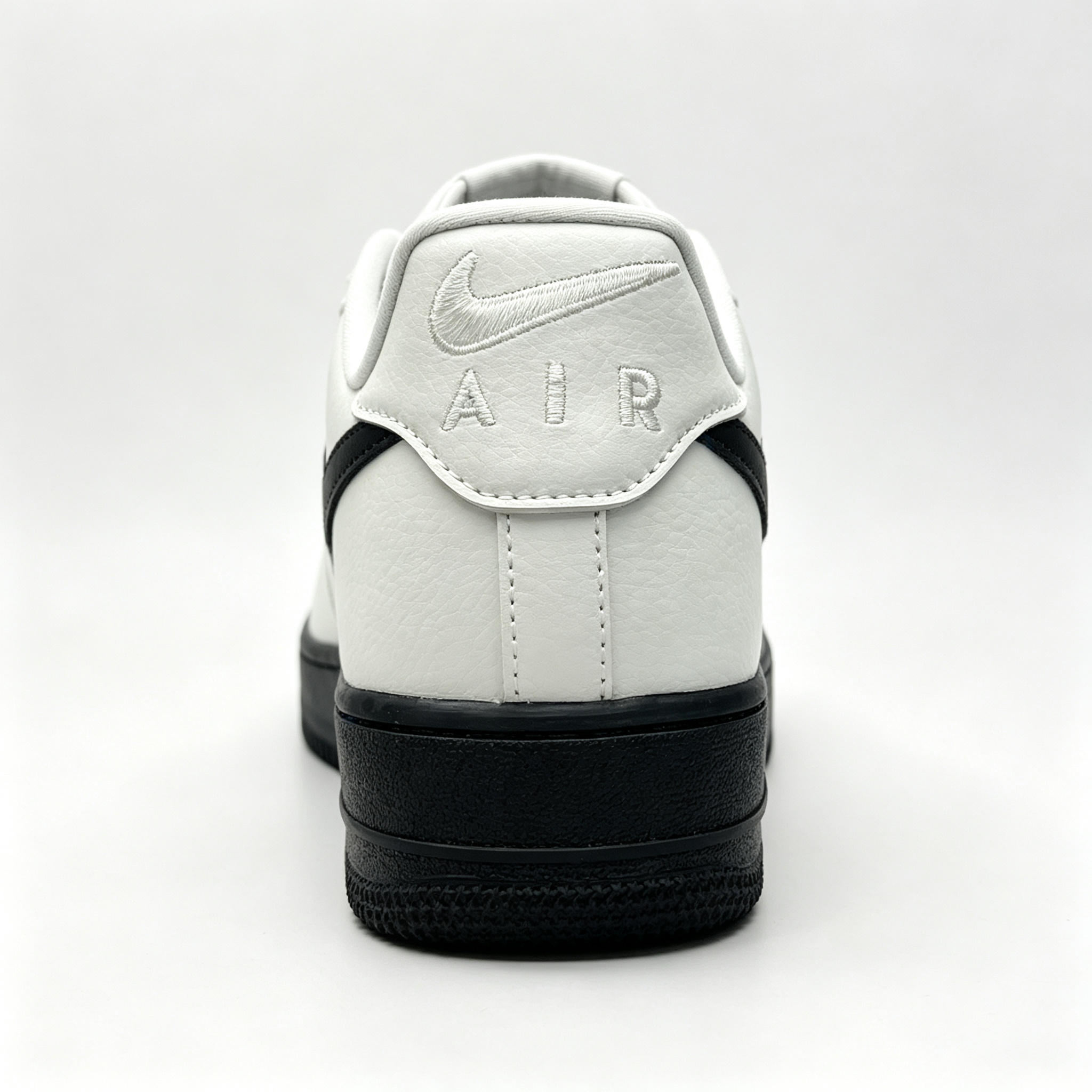 Nike Air Force 1 '07 Low – White / Black