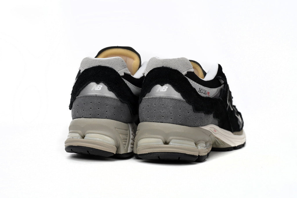 New Balance 2002R Sneakers