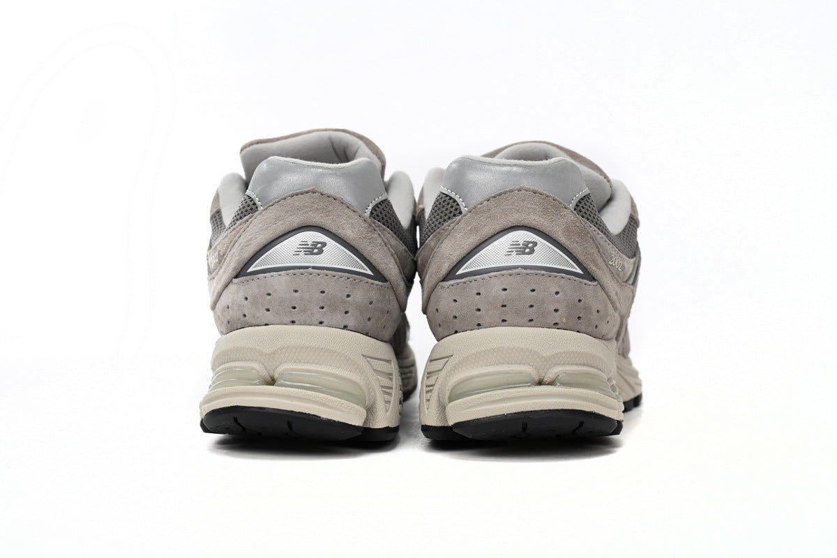 New Balance 2002R Sneakers