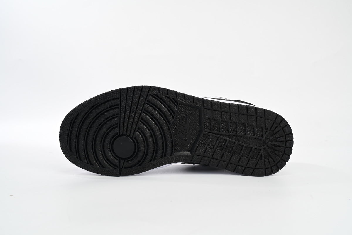 Nike Air Jordan 1 Retro Low Low-Top Sneakers