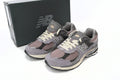 New Balance 2002R Sneakers