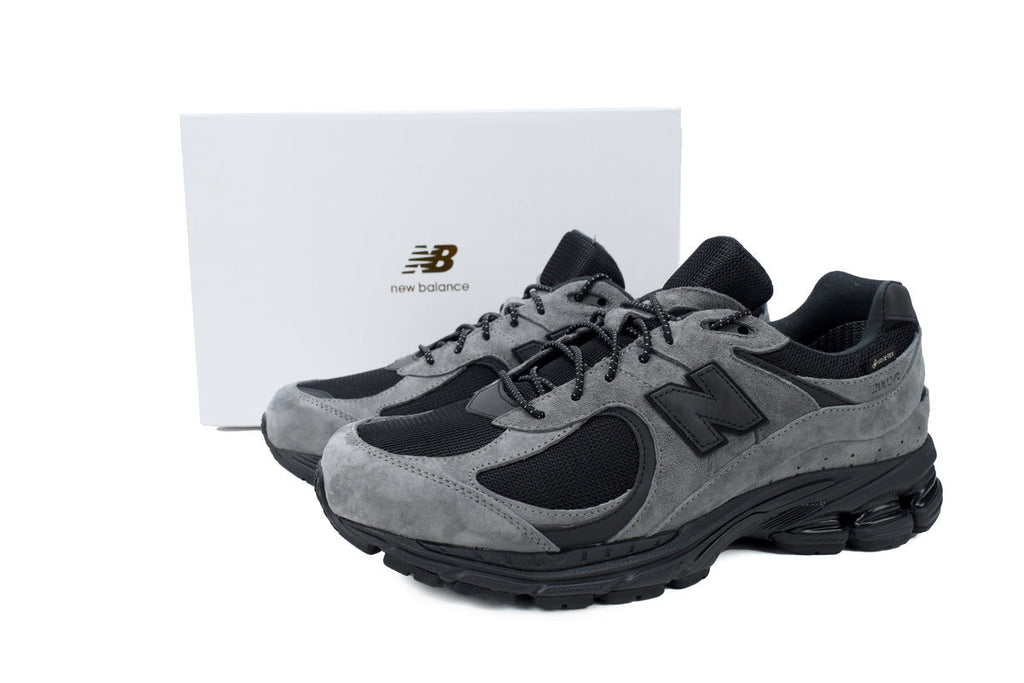 New Balance 2002R Sneakers