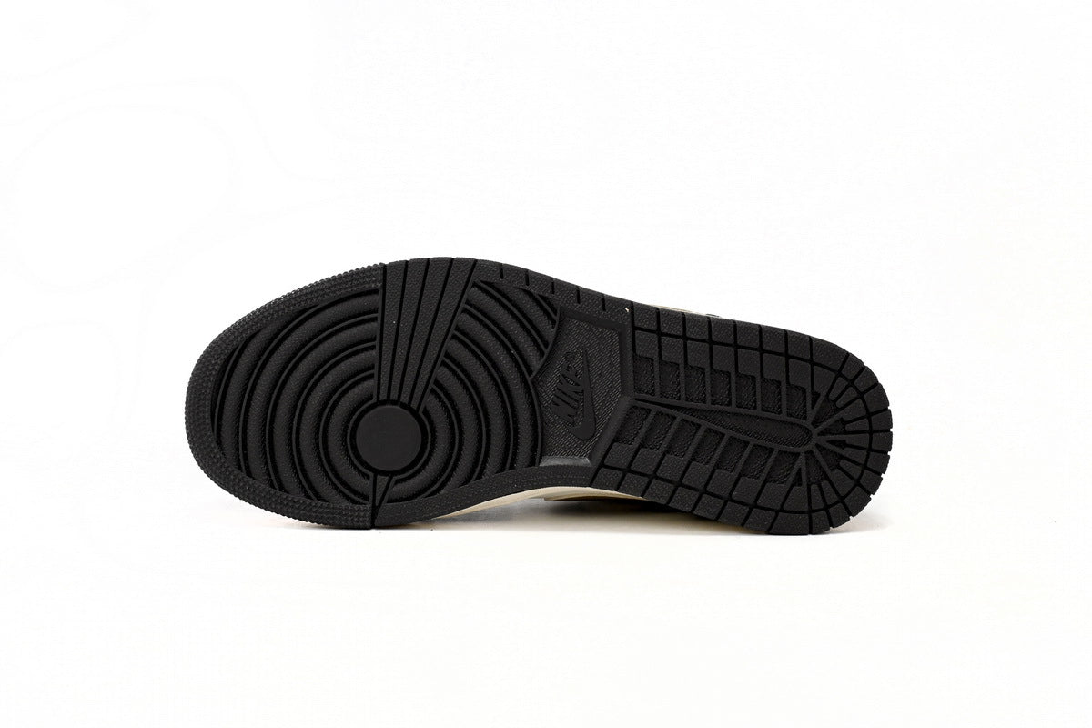 Nike Air Jordan 1 Retro Low Low-Top Sneakers