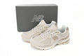 New Balance 2002R Sneakers