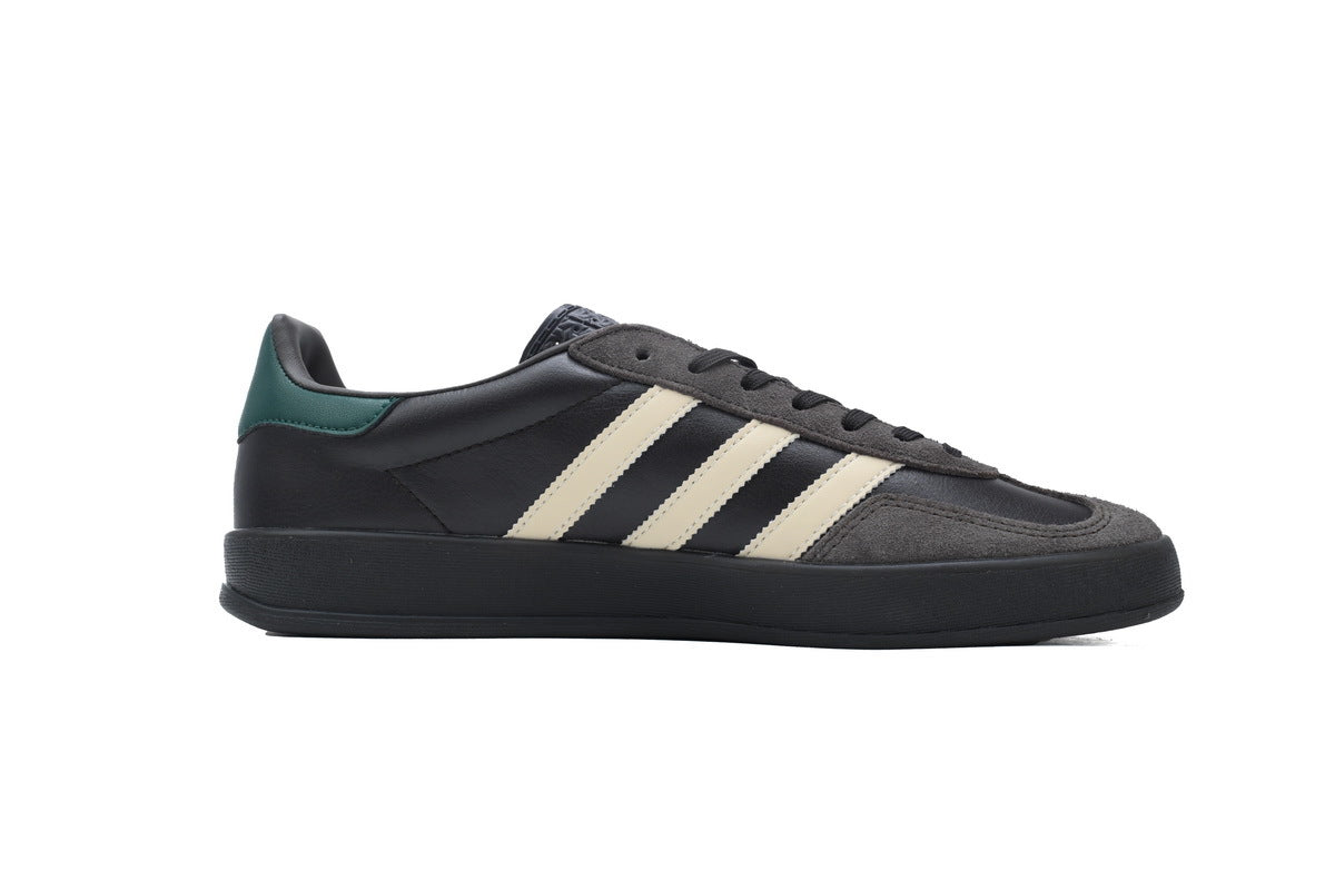 Adidas Samba OG – Retro German-Inspired Sneakers