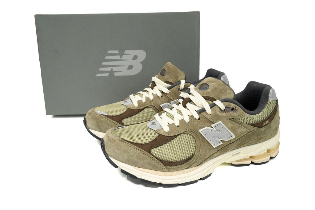 New Balance 2002R Sneakers