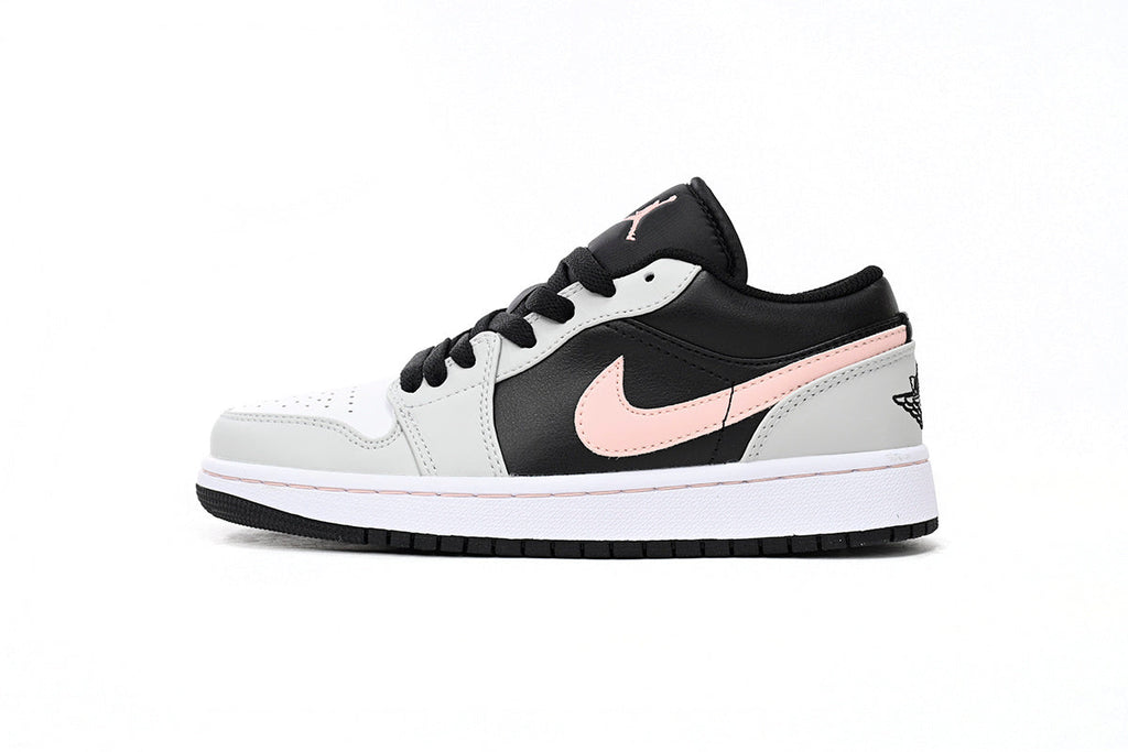 Nike Air Jordan 1 Retro Low Low-Top Sneakers