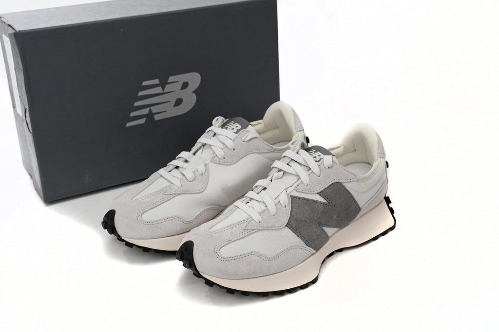 New Balance 327 Sneakers