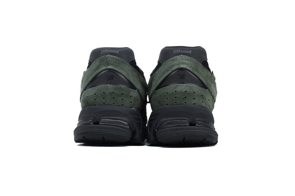 New Balance 2002R Sneakers