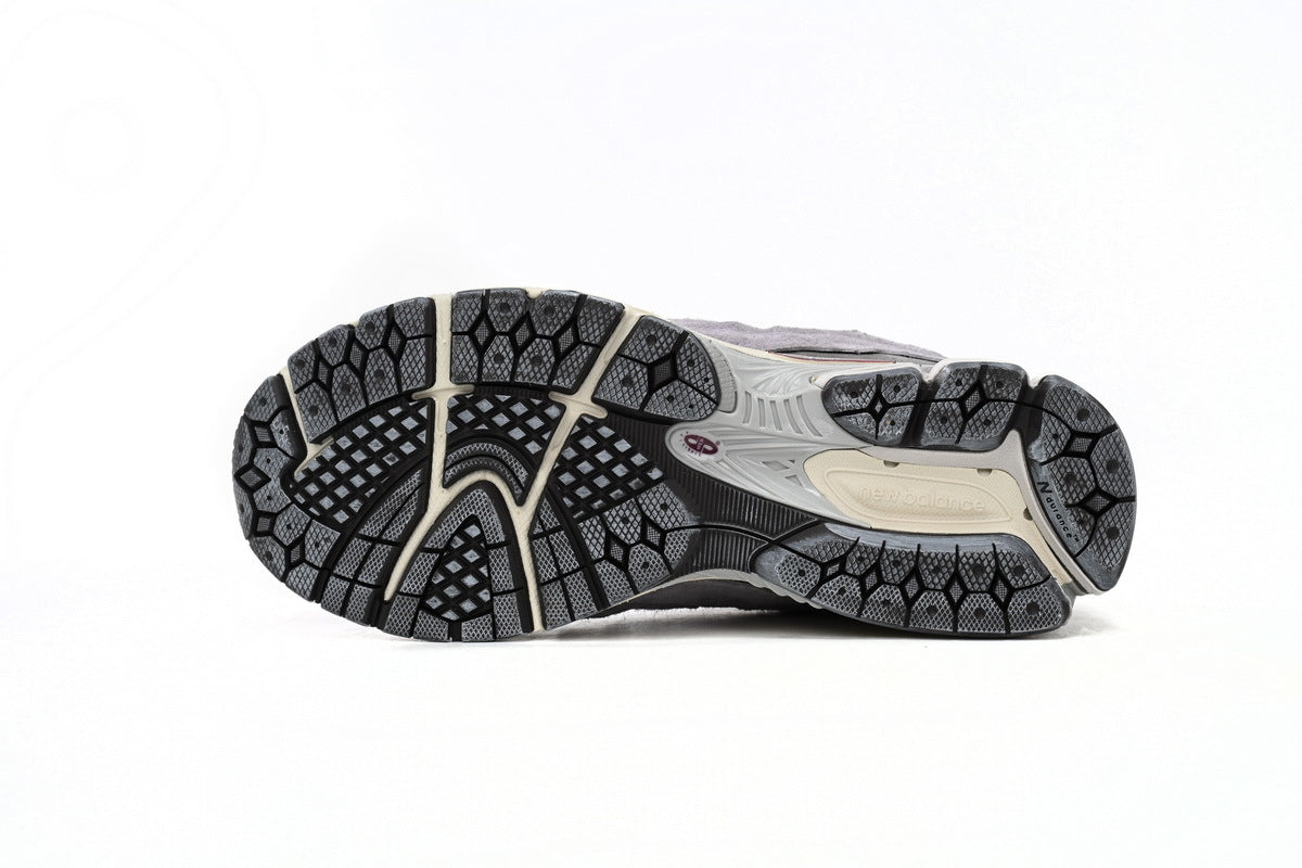 New Balance 2002R Sneakers
