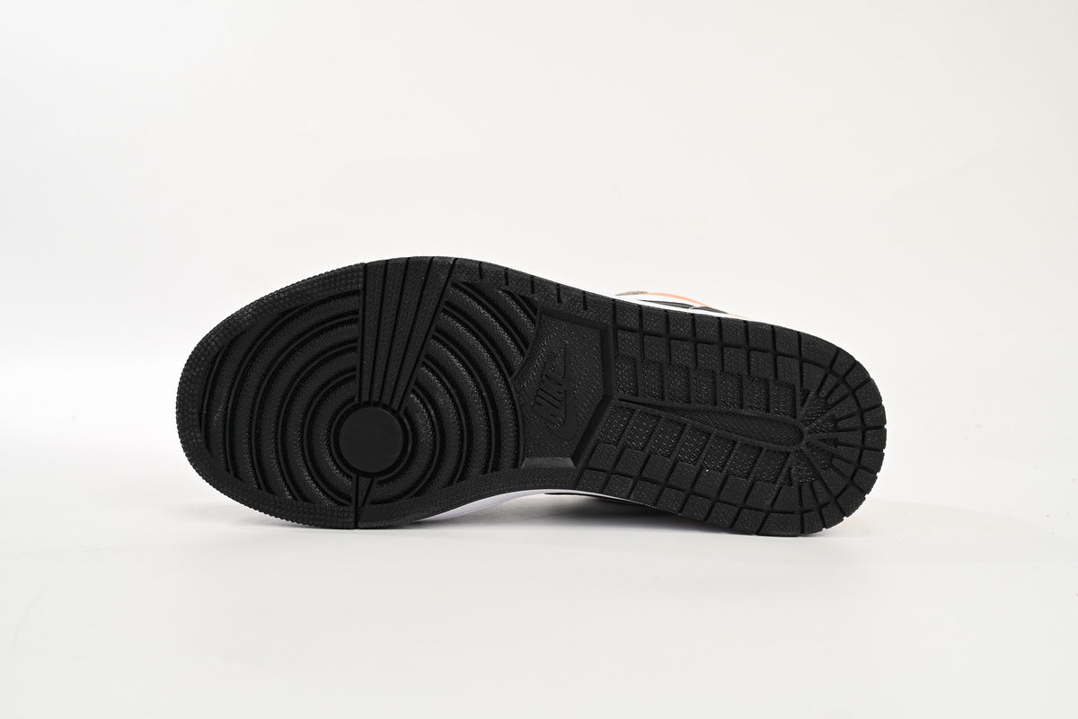 Nike Air Jordan 1 Retro Low Low-Top Sneakers