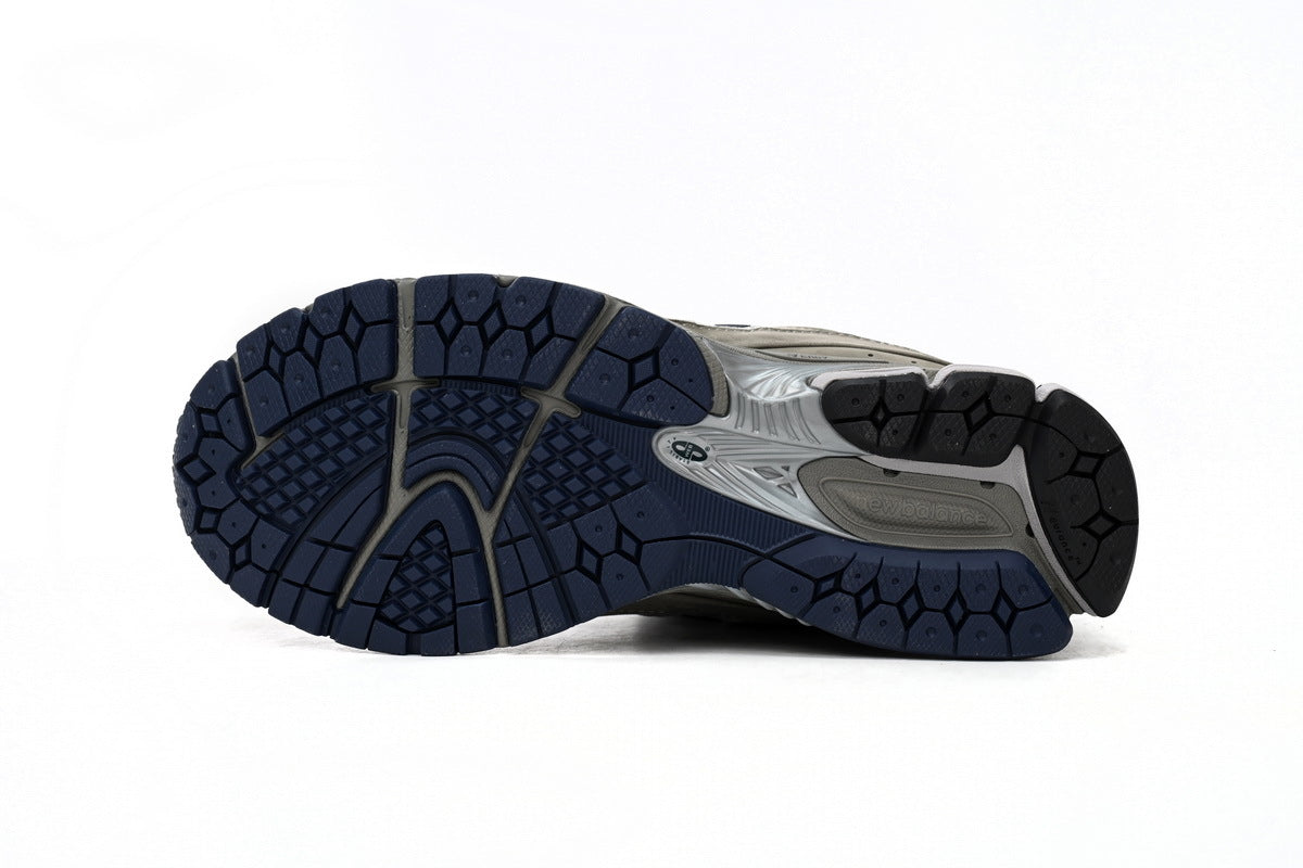 New Balance 2002R Sneakers