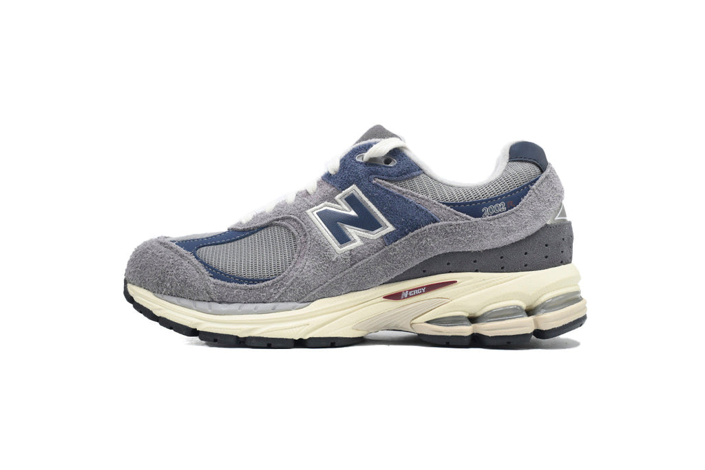 New Balance 2002R Sneakers