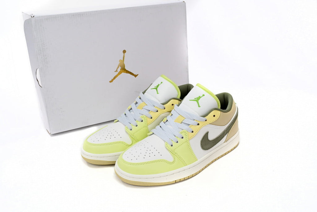 Nike Air Jordan 1 Retro Low Low-Top Sneakers