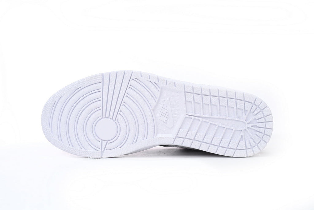 Nike Air Jordan 1 Retro Low Low-Top Sneakers
