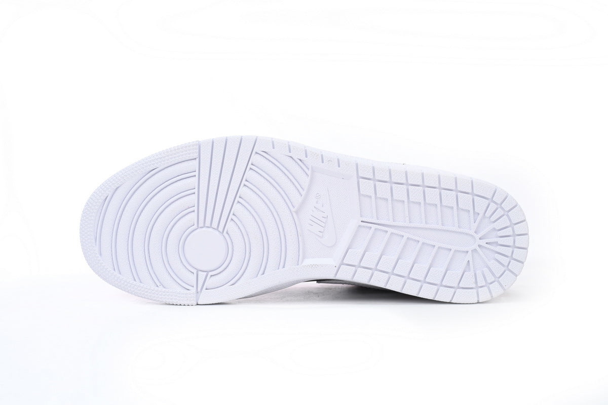 Nike Air Jordan 1 Retro Low Low-Top Sneakers