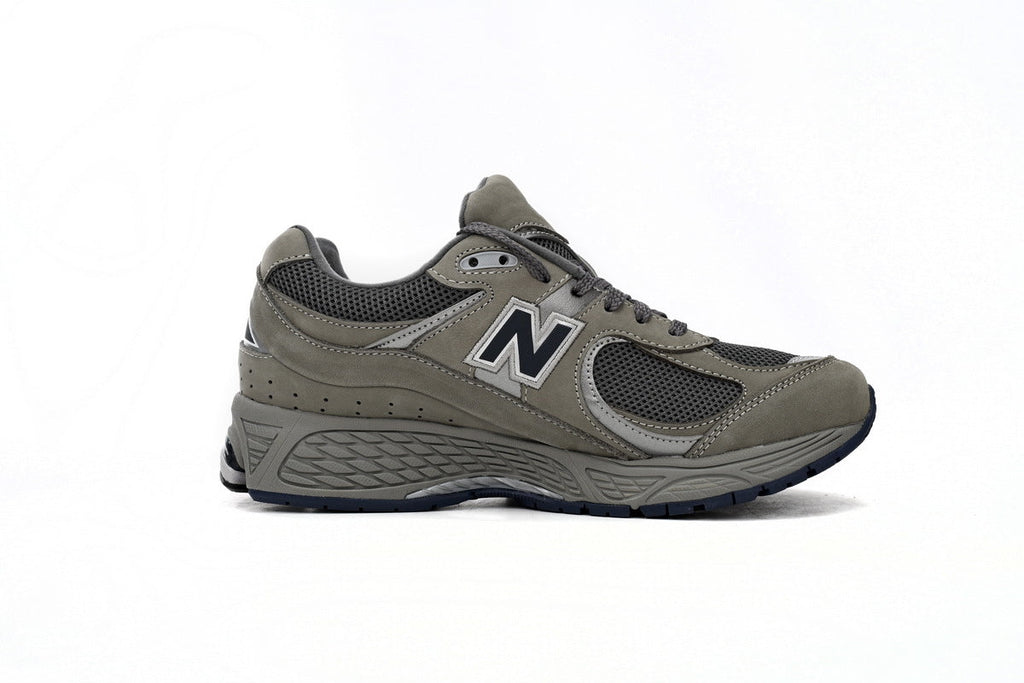 New Balance 2002R Sneakers